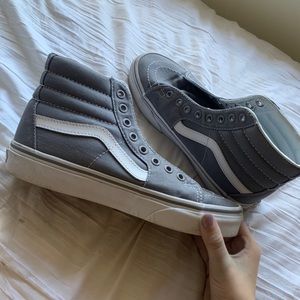 Women’s Vans Sk8-Hi high top shoes!